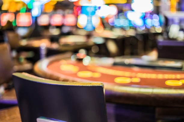 vivo7bet mobile app home screen showing live football, casino tables, and slot games